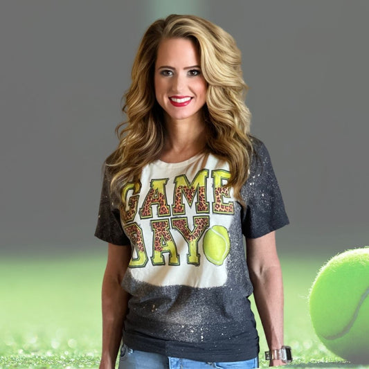 TENNIS SPIRIT T-SHIRT: Game Day T- Shirt bleached black